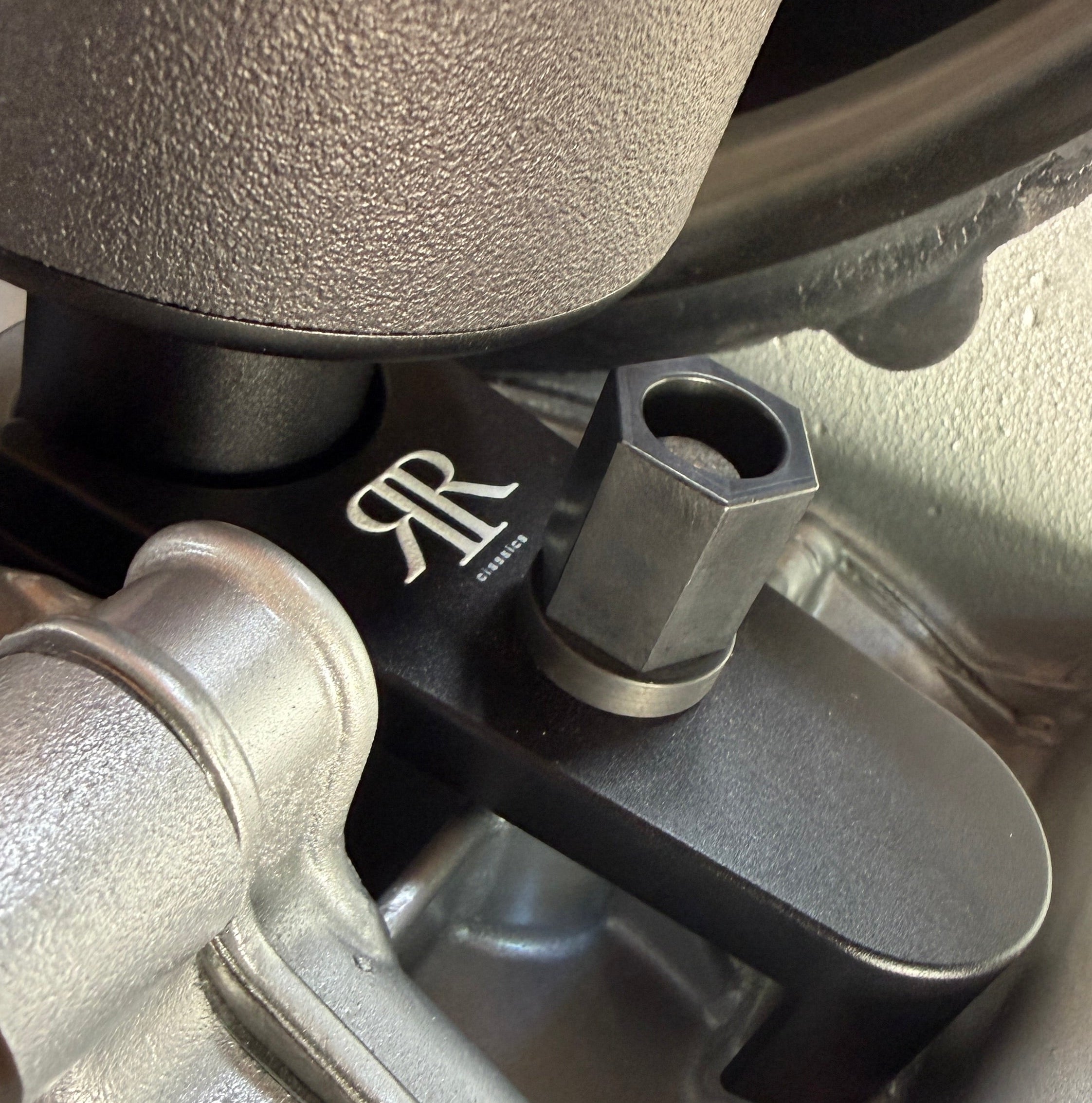 Billet Distributor Hold-Down Clamp – Rover V8