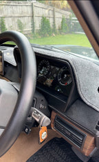 Range Rover Classic with Regal Rover Classic Digital Dash 